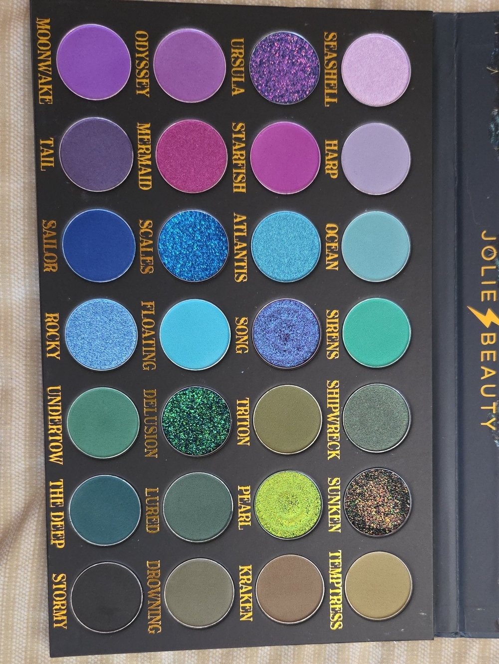 Jolie Beauty Sirens Eyeshadow Palette